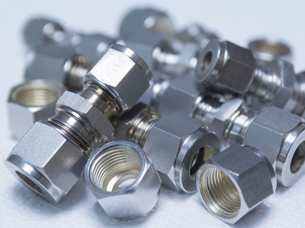 Hydraulic tube and hose fittings